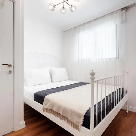 Chic Flat W Terrace Jacuzzi 15 Min To Blue Mosque 아파트 *