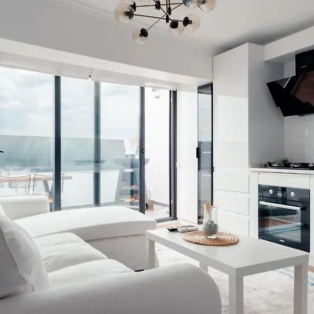 아파트 Chic Flat W Terrace Jacuzzi 15 Min To Blue Mosque 이스탄불
