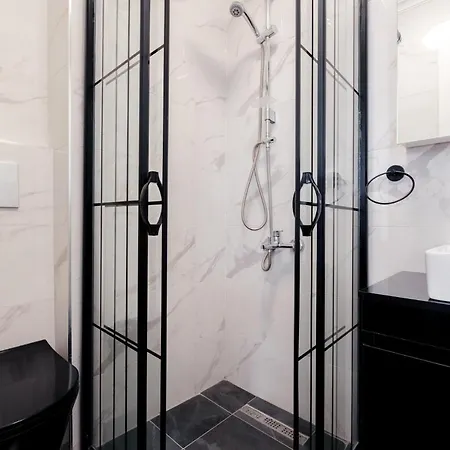 Chic Flat W Terrace Jacuzzi 15 Min To Blue Mosque Apartment Istanbul